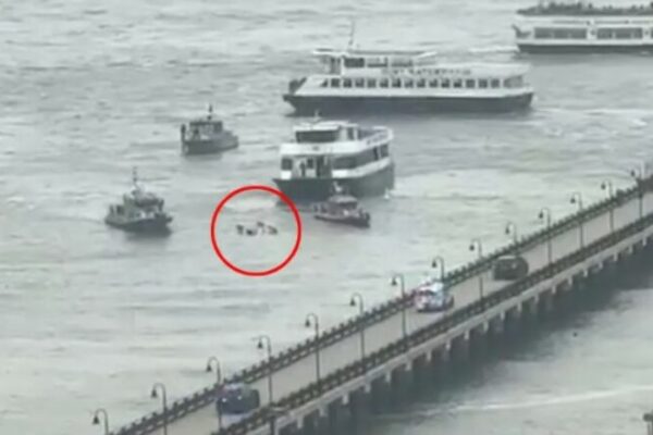 Rrëzohet një helikopter në New York