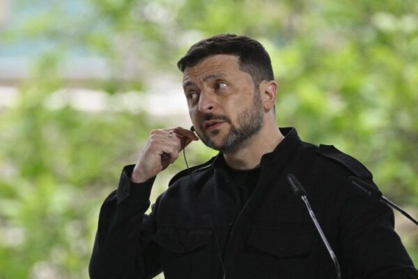 Zelenskyy mbështet bisedimet direkte me Putin në Stamboll